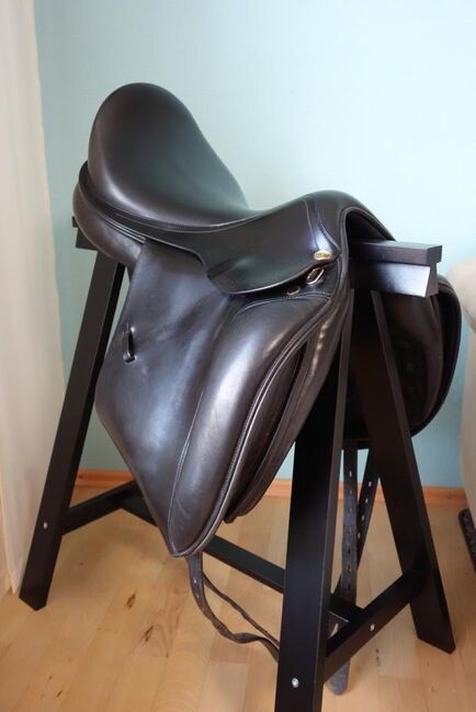 Dressursattel 18", Cobra Teilmasssattel, Jenny, Dressage Saddle, essen