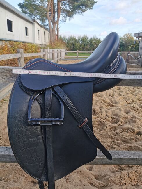 Dressursattel, Adam and Ellis  Adam und Ellis 18 Zoll Anatomic 3, Janine, Dressage Saddle, Neu Wulmstorf , Image 2