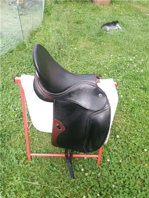 Dressursattel Butterfly Uta Gräf 18", Design& Technik Saddlery/ Butterfly 140412/08, Arik Schmidt, Dressage Saddle, Baden-Württemberg - Ubstadt-Weiher, Image 4