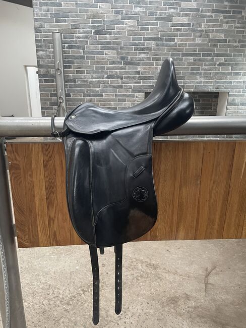 Dressursattel Hennig 17 Zoll, Hennig, Sara, Dressage Saddle, Messel, Image 4