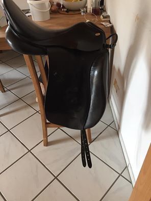 Dressursattel sehr guter Zustand mit leichten Gebrauchsspuren, Euroriding  Jade, Teresa Knecht, Dressage Saddle, Buggingen