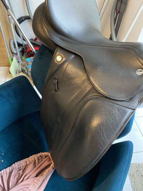 Dressursattel, Kiefer bei Felix Bühler, Sabine Zimmermann , Dressage Saddle, Kriftel , Image 2