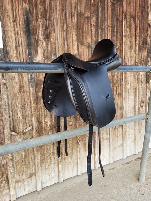 Dressursattel La Belle 17 Zoll, La Belle, Conny, Dressage Saddle, Weinfelden, Image 2