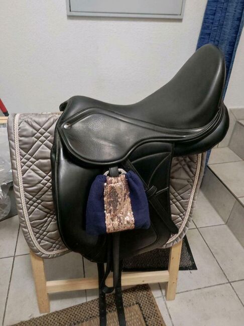 Dressursattel Max Flex Bella 2 Kammerweite 33 Sitzfläche 17,5, MaxFlex Bella 2, Brigitte Rischer, Dressage Saddle, Neckartailfingen