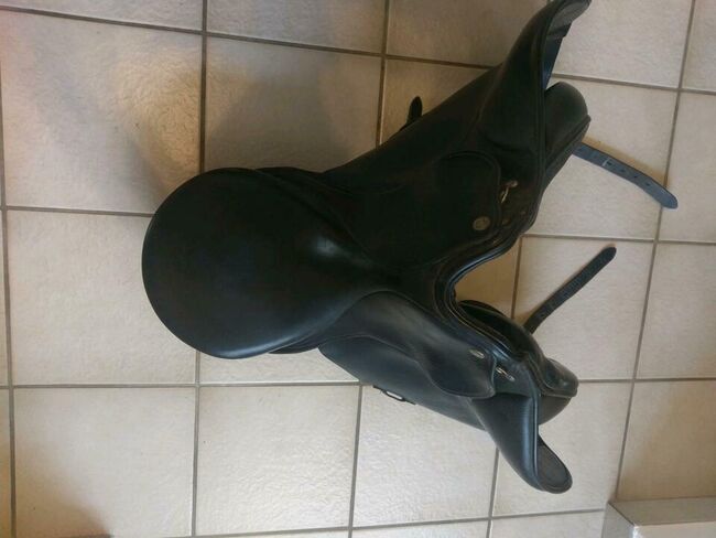 Dressursattel Schuhmacher Profi Comfort 30er Kammer 18" Sitz, Schuhmacher  Profi Comfort, Christine Straatmann, Dressage Saddle, Coppenbrügge, Image 5