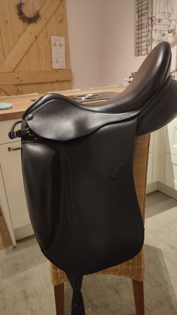 Dressursattel Seabis Vigo 17,5 Zoll sehr gut erhalten, Seabis  Vigo, Sabrina, Dressage Saddle, Hüttenberg