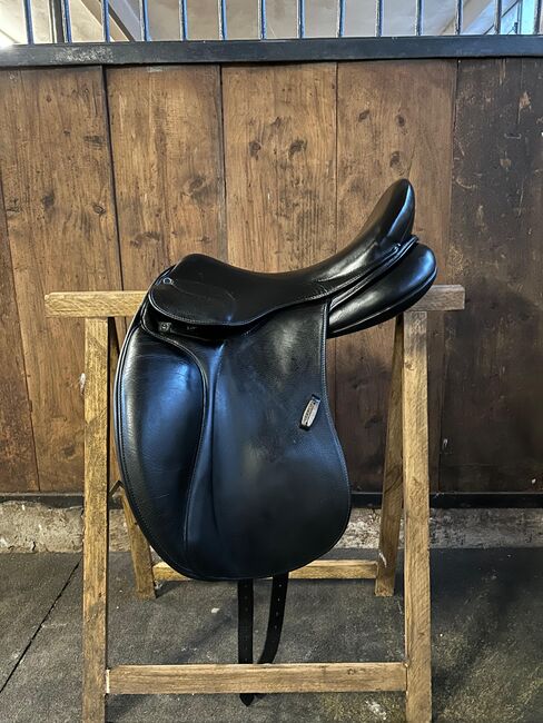 Dressursattel Stübben Aramis II 17,5", Stübben Aramis II , Laura Simon , Dressage Saddle, Baden-Baden , Image 4