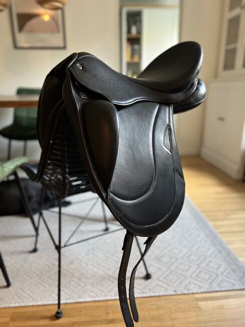 Dressursattel Stübben Centurion monoblatt schwarz 17,5, Stübben Centurion, Kim Dana, Dressage Saddle, München, Image 2
