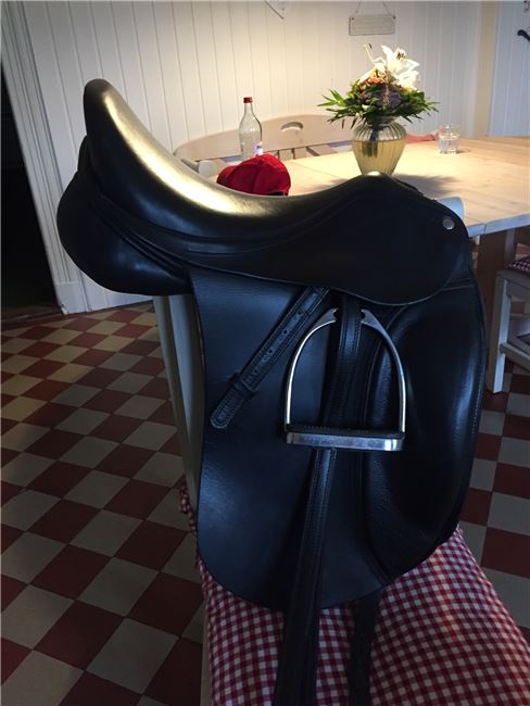 Dressursattel der Firma Thiering, Thiering, Cathrin, Dressage Saddle, Ratzeburg , Image 3