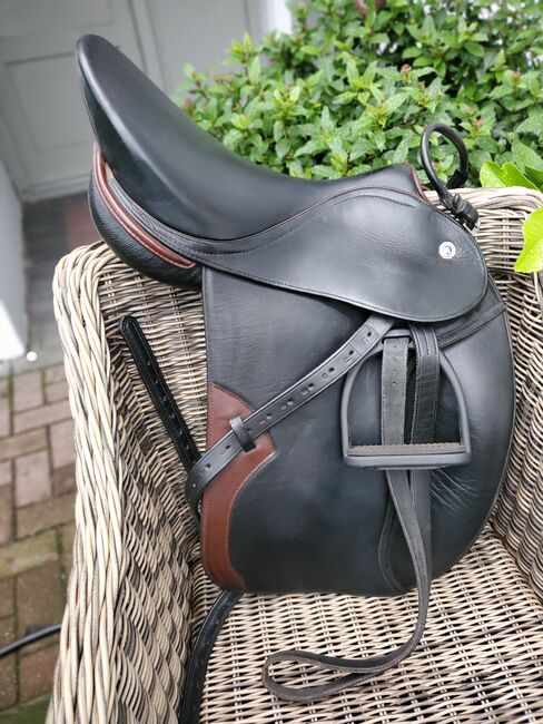 Dressursattel Butterfly Uta Gräf, dt. saddlery germany Uta Gräf, Anja Scharping, Dressage Saddle, Celle