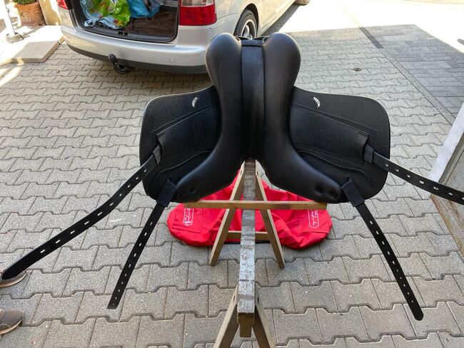 Dressusattel 17,5 Zoll (fällt klein aus) NEUWERTIG, Equipe Emporio, Petra Secondulfo , Dressage Saddle, Temmels, Image 9