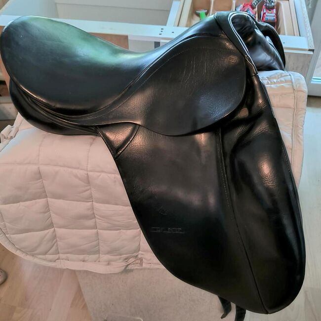 Dressursattel 17 Zoll Große Pausche Gut erhalten Sattel Stübben Trense Pony, Stübben  CTD, Saskia, Dressage Saddle, Geesthacht, Image 8