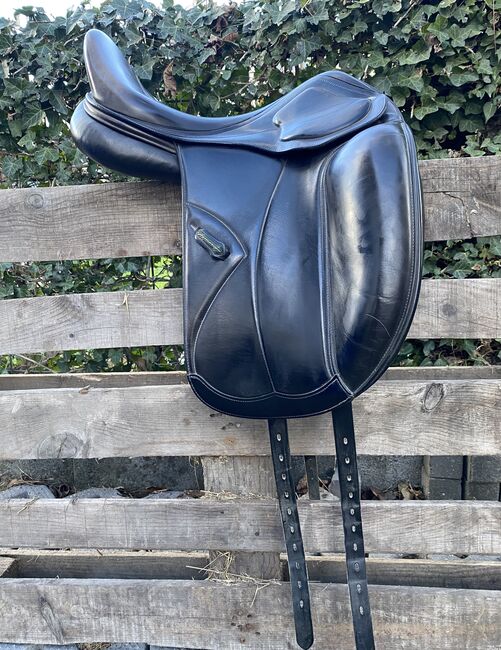 Dressursattel Amerigo 17,5, Amerigo /Menet Amerigo mit Pinerolo Leder für besonders guten Halt , Sabrina , Dressage Saddle, Lustenau , Image 6