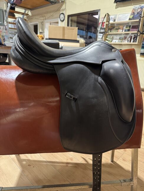 Dressursattel Erreplus Elena, Erreplus Elena, Isabelle Zuber, Dressage Saddle, Mannheim, Image 4