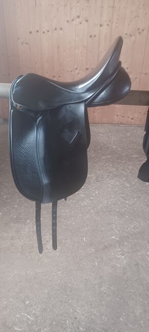 Dressursattel Euroriding Diamant 17 Zoll Kammerweite 2 Fit enge Kammer, Euroriding  Diamant , Christian , Dressage Saddle, München, Image 13