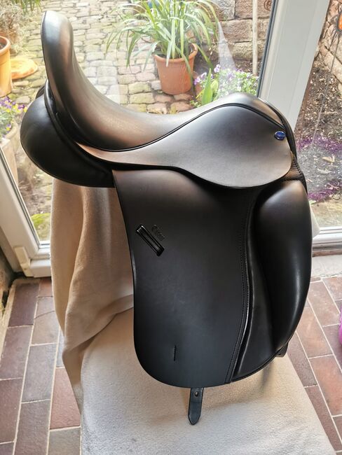 Dressursattel Euroriding Titan 2, Euroriding Titan 2, Frau Günes Hölterhoff, Dressage Saddle, weyher