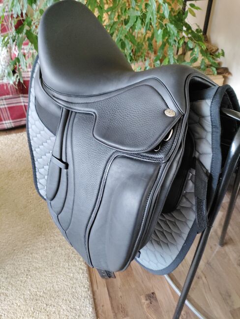 Dressursattel Flores von Canaves, Jorge Canaves  Flores, Privat, Dressage Saddle, Neumünster