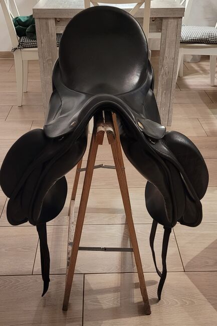 Dressursattel,  Hennig, schwarz,  17,5 Zoll, Hennig, Dörte, Dressage Saddle, Bernau, Image 3