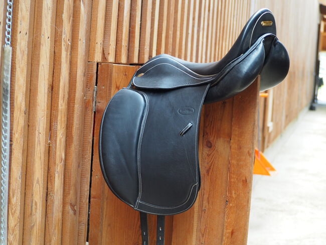 Dressursattel Kentaur Ithaka neuwertig, KENTAUR ITHAKA 17,5 Zoll, Madeleine , Dressage Saddle, Hart bei Graz