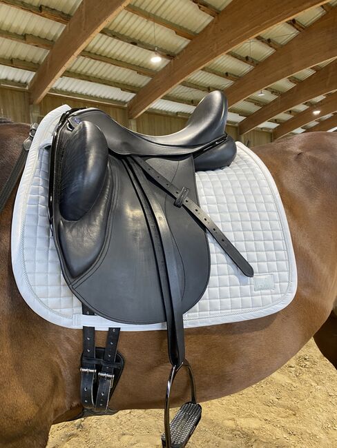 Dressursattel KM 17,5Zoll, KM Dressursattel 17,5Zoll, Christina, Dressage Saddle, Marquartstein 