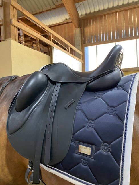 Dressursattel KM 17,5Zoll, KM Dressursattel 17,5Zoll, Christina, Dressage Saddle, Marquartstein , Image 4