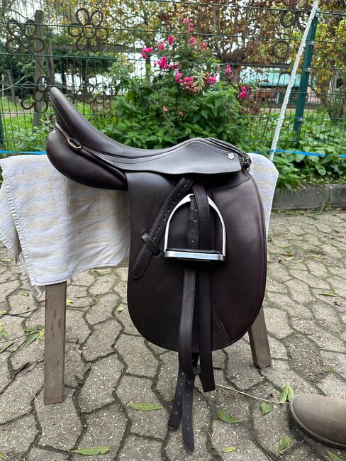 Dressursattel Massimo Dressur 1 - Sprenger Steigbügel & Riemen, Massimo Dressur 1, Claudia Moertter, Dressage Saddle, Krefeld, Image 4