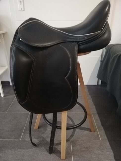 Dressursattel Max Flex Mia 17 Zoll, MaxFlex Mia, Priska Dispensieri , Dressage Saddle, Donaueschingen 