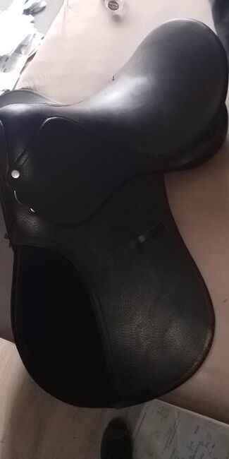 Dressur Sattel Neu 17zoll Mittlere Kammer, Miri, Dressage Saddle, Köln, Image 3