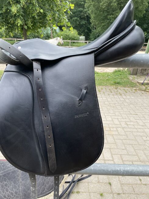 Dressursattel Passier, Passier Anja Beran , Anna Köckemann, Dressage Saddle, Clausthal-Zellerfeld, Image 2