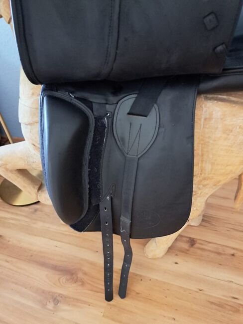 Dressursattel Prestige Philosophy 18 Zoll, Prestige Philosophy, J.Jochem , Dressage Saddle, Elmshorn, Image 2