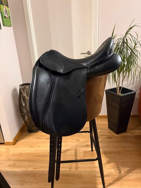 Dressursattel Stübben Aramis II mit Magic Tack, Stübben Aramis II, Anna Stamminger, Dressage Saddle, Berlin
