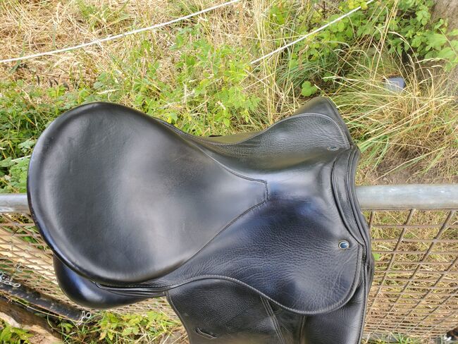 Dressursattel Stübben Maestoso 17", Stübben Maestoso DeLuxe, Anna Baumeister, Dressage Saddle, Hamburg, Image 5