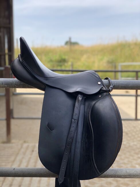 dt saddlery Dressursattel Modell Karsten Huck, dt saddlery Dressur Typ 1100, Nadja , Dressursattel, Essenbach, Abbildung 2