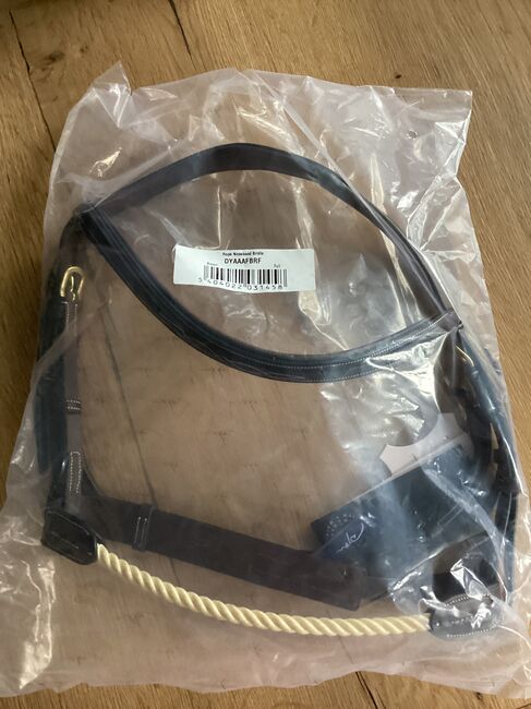 Dyon Kentucky Strickreithalfter Leder Braun Full, Kentucky  Rose Noseband Bridle Brown Full, Tini, Bridles & Headstalls, Pilsting