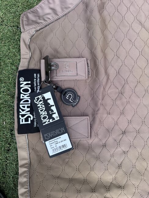 Eskadron Platinum Abschwitzdecke Größe M neu, Eskadron Platinum, Nadine, Derki dla konia, Kirchdorf am Inn