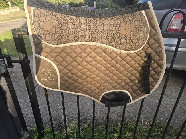 Easitrek anti slip saddle pad size large, Easy trek Anti slip pad , Crissy, Andere Pads, Sleaford , Abbildung 2