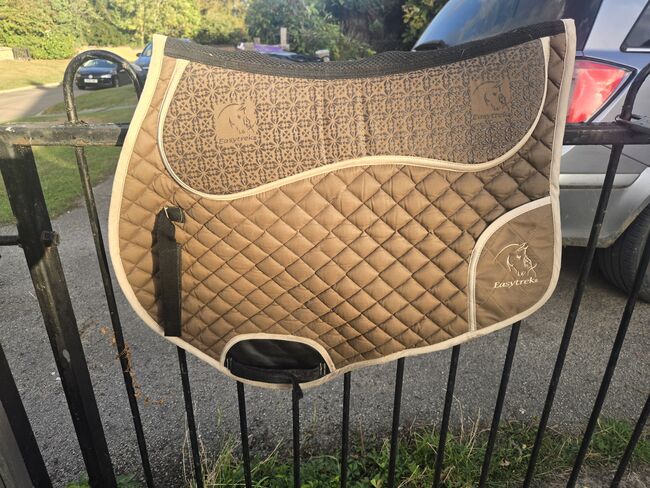 Easitrek anti slip saddle pad size large, Easy trek Anti slip pad , Crissy, Andere Pads, Sleaford 