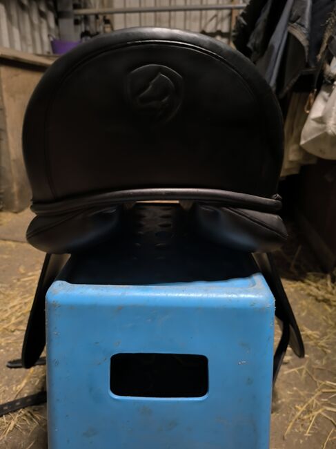 Edix dressuur 17.5 inch S, Edix Yasir, Nikki brand , Dressage Saddle, Oegstgeest, Image 4