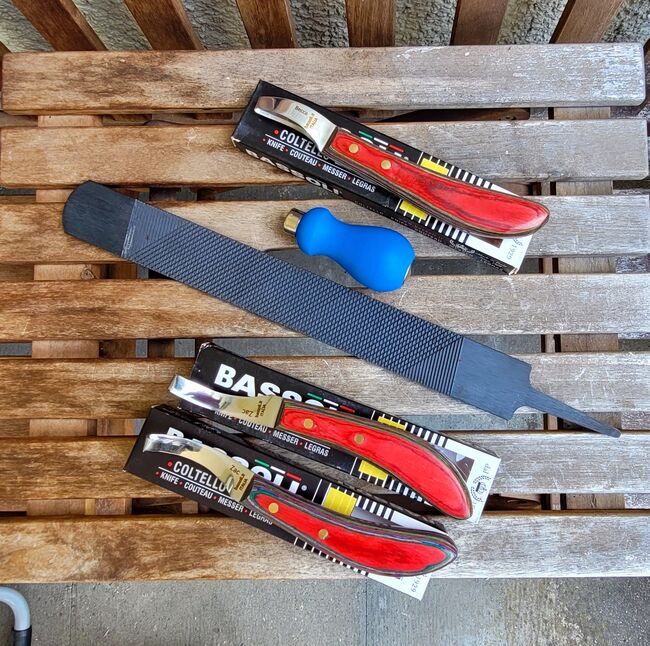 Exklusives Hufbearbeitungsset mit Hufraspel und Hufmesseren Bassoli, Bassoli, Maya (Swisshorseshop), Podkuwanie koni, 8500 Frauenfeld