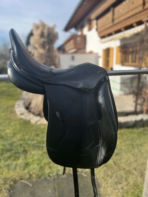 Elegance Nero Dressursattel von der Sattlerei Preiss 17 Zoll, Sattlerei Preiss  Elegance Nero , Laura , Dressage Saddle, Vogtareuth , Image 10