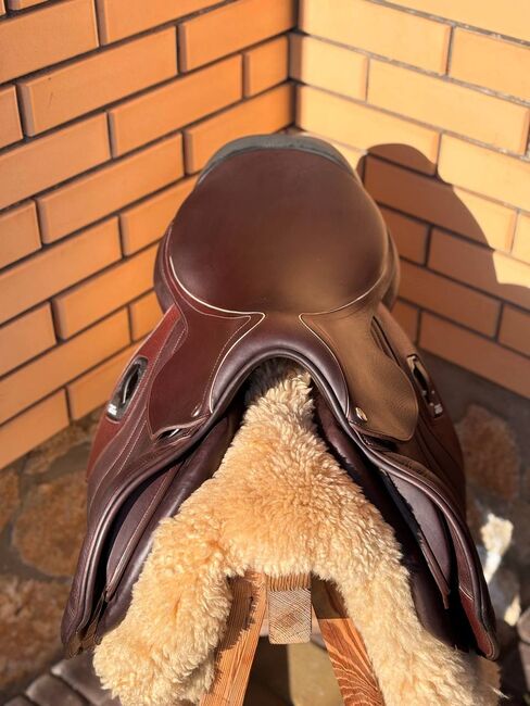 Elegant 17” Leather Saddle – Performance, Comfort & Timeless Style, Tony, Other, Los Angeles