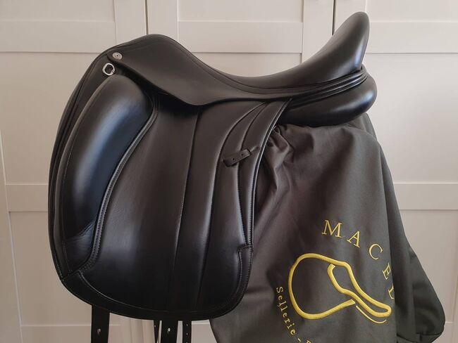 Eleganter Springsattel – Größe 17.5" – Hochwertiges Leder, Rani, Jumping Saddle, Berlin