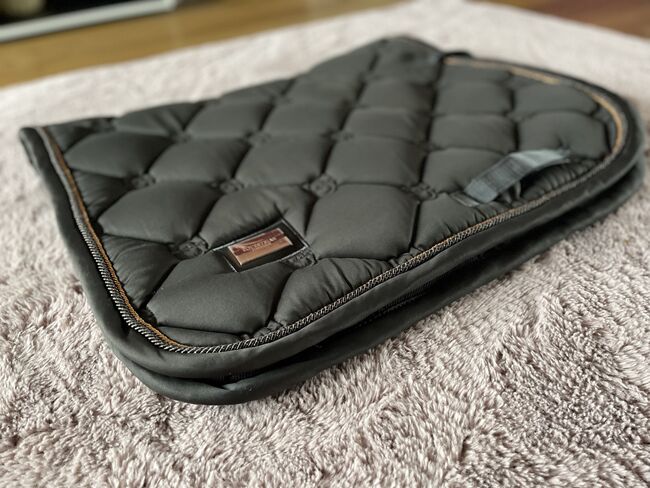 Equestrian Stockholm Dark Sky, Jeannie Zeplin , Dressage Pads, Lilienthal 