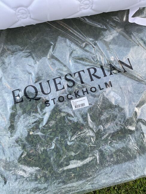 Equestrian Stockholm Dressurschabracke Weiß Schweden Nation - Full - Neu, Equestrian Stockholm Dressurschabracke, Shari Bahnsen, Czapraki, Münstertal, Image 2