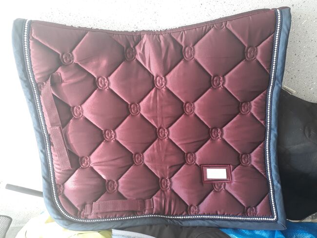 Equestrian Stockholm Schabracke in Crystal Merlot in DL, Equestrian Stockholm , Luna15112003, Dressage Pads, Limburgerhof 