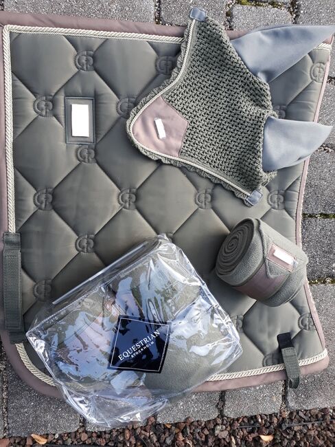 Equestrian Stockholm Set in Olive in DL Full, Luna15112003, Dressage Pads, Limburgerhof 