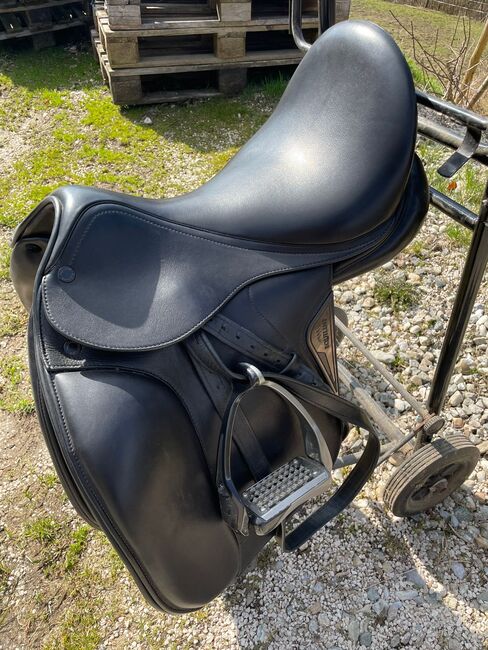 Equiline Elite Dressage Saddle, Equiline Elite dressage, Antonoa, Dressage Saddle, Walding, Image 5