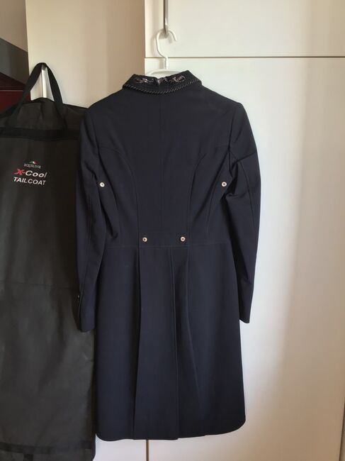 Equiline tail coat, Equiline X-cool, Unai Paredes , Turnierbekleidung, Haag am Hausruck , Abbildung 3