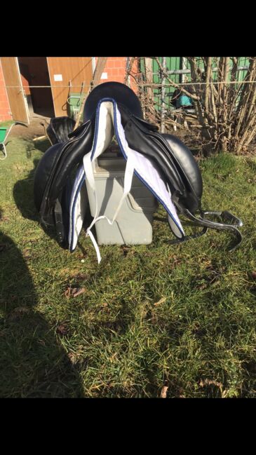 Luxus Dressursattel der Marke Equiline, Equiline, Fiene, Dressage Saddle, Harsum, Image 5