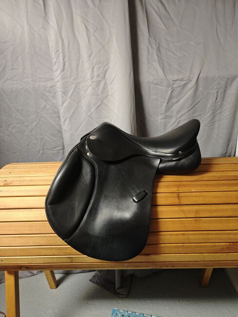 Equinomic VS Springsattel 18 Zoll – KW M / Prestige 32–33 – neuwertig, Equinomic, Nadine Semrau, Jumping Saddle, Kreuzlingen